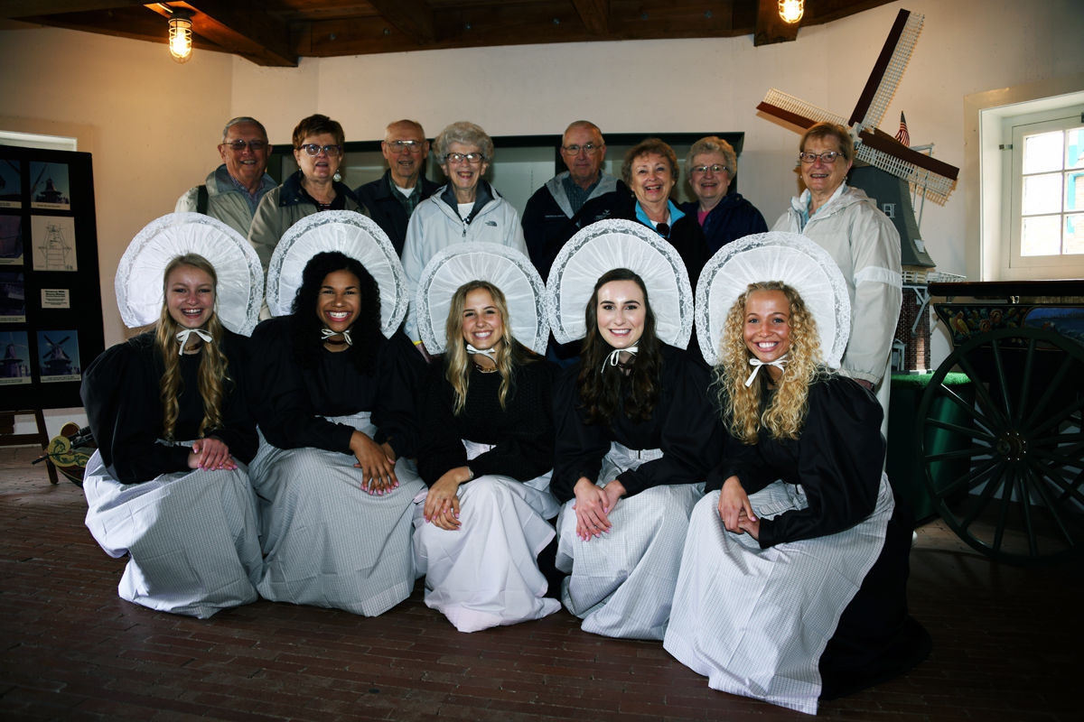 192 D. and D. Regier, A. and S. Janzen, D. Epp, J. Pickrel, S. Epp, V. Fay with the royal court..JPG